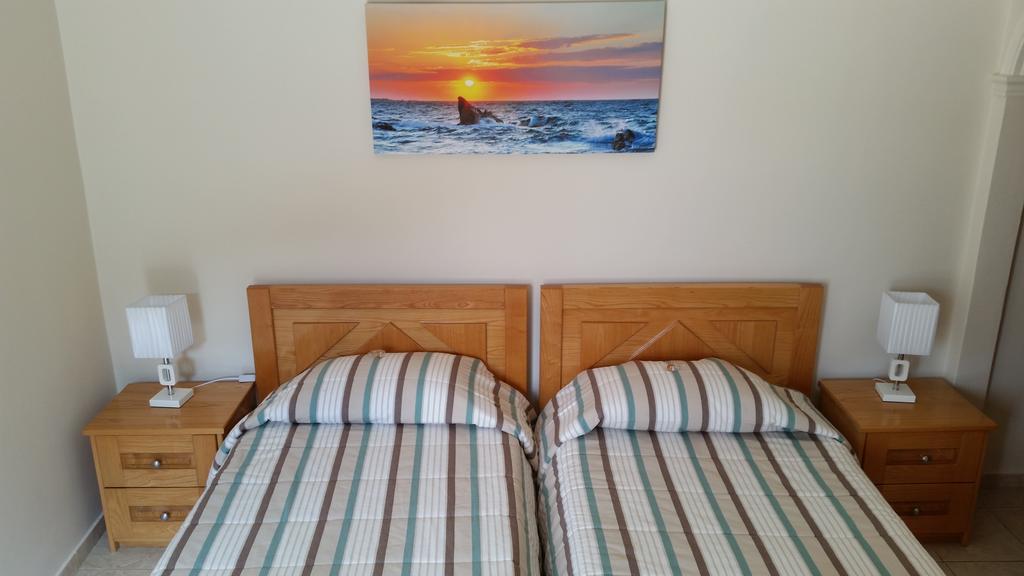 Alipa Beach Apartment باليوكاستريتسا الغرفة الصورة